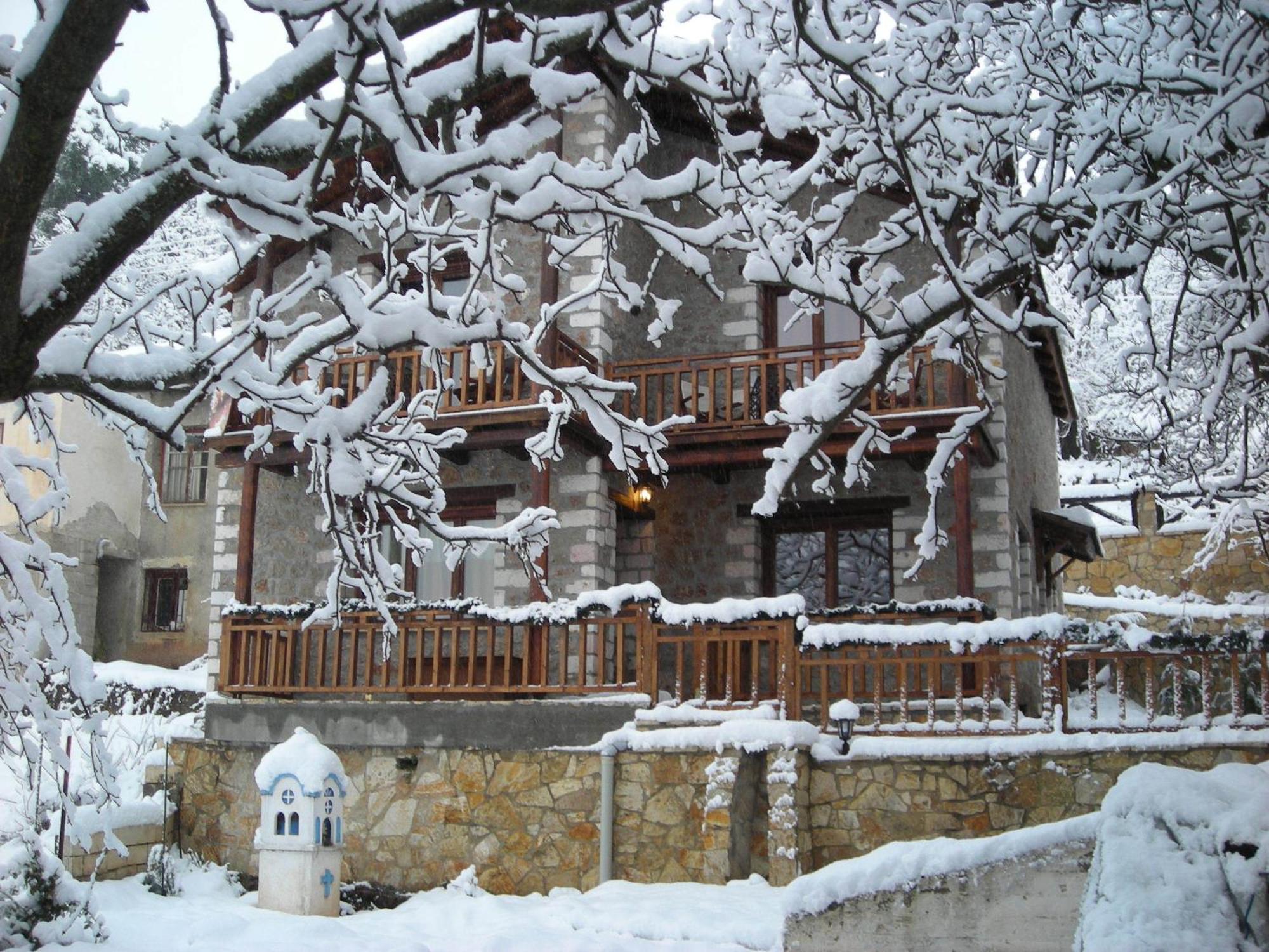 Theasis Suites-Ορεινή Φιλοξενία Kato Sinikia Trikalon Esterno foto
