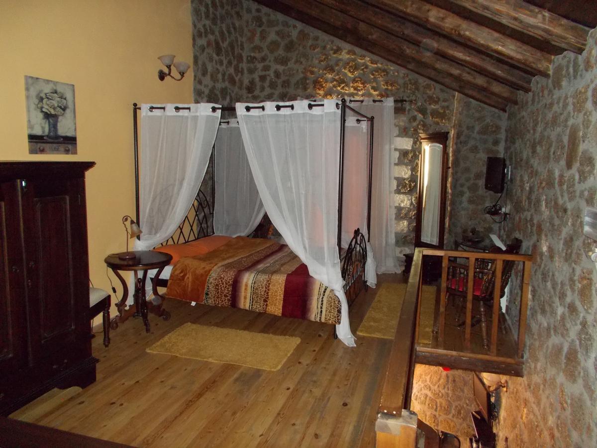 Theasis Suites-Ορεινή Φιλοξενία Kato Sinikia Trikalon Esterno foto